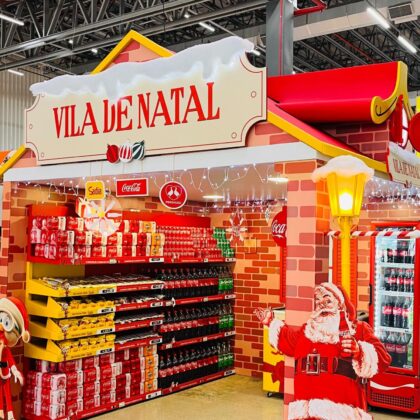 Ho ho ho 🎄🎅🏻 Essa Vila de Natal ficou demais! Cenografia offtrade para exposição de produtos no ponto de venda. Impecável em cada detalhe.